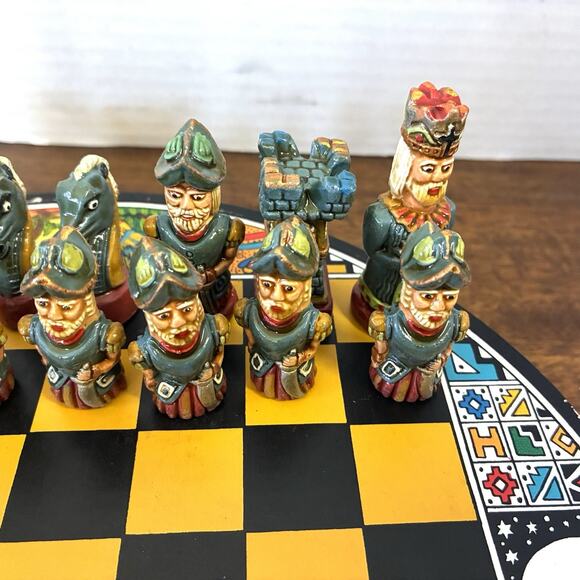 Vintage handmade conquistador, Mayan, Aztec Indian chess set Ceramic pieces - Picture 6 of 13
